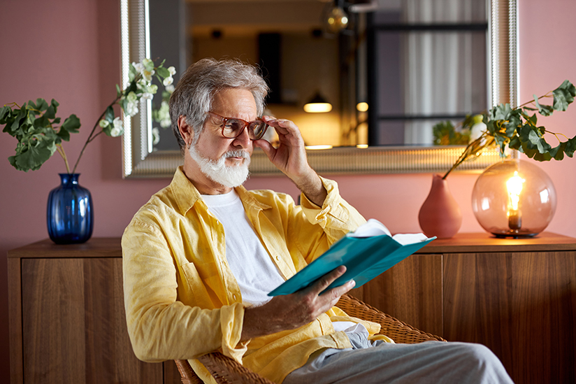 Man reading with bifocals